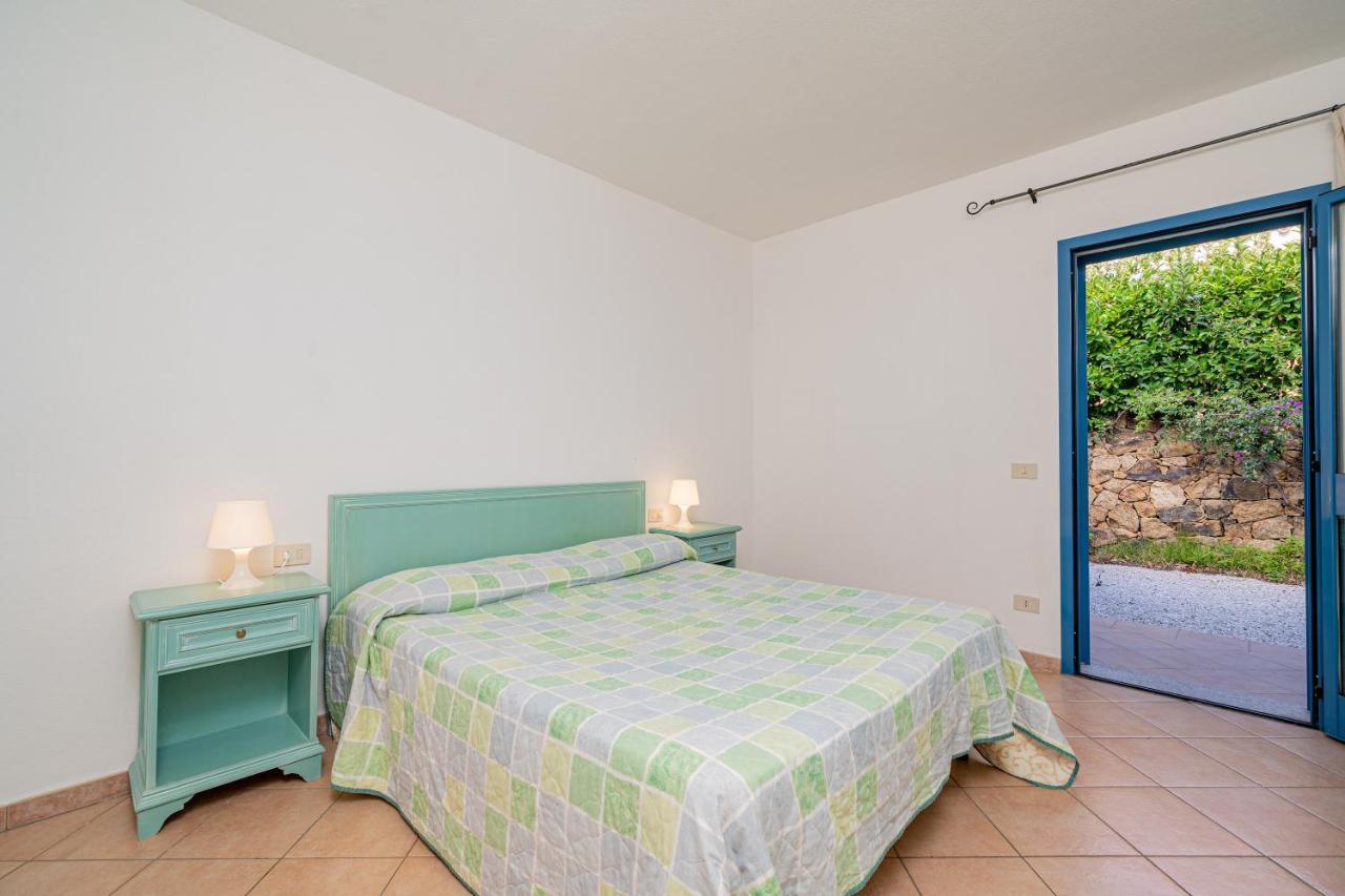 מונטה פטרוסו Apartments In Residence With Swimming Pool In Cala Girgolu מראה חיצוני תמונה